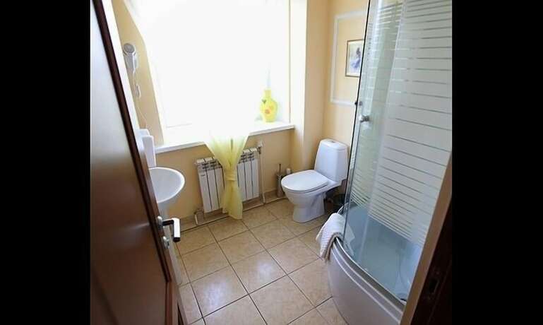 Imagen de la habitación del Dva Kryla Inn. Foto 16