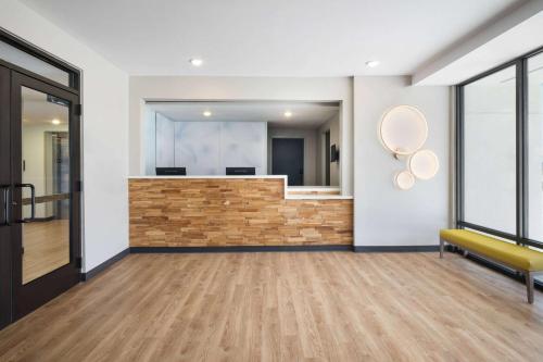 Imagen general del ECHO Suites Richmond West - Opening Dec 2024. Foto 2