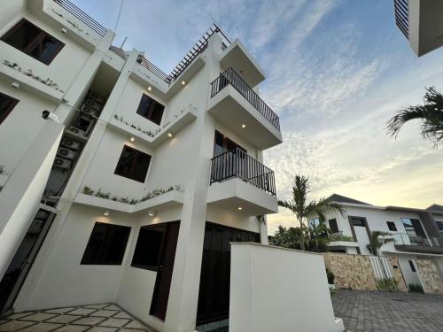 Imagen de la habitación del EL Suites Berawa. Foto 13