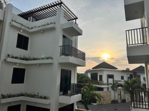 Imagen de la habitación del EL Suites Berawa. Foto 17