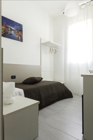 Imagen de la habitación del Easy Venice Room. Foto 5