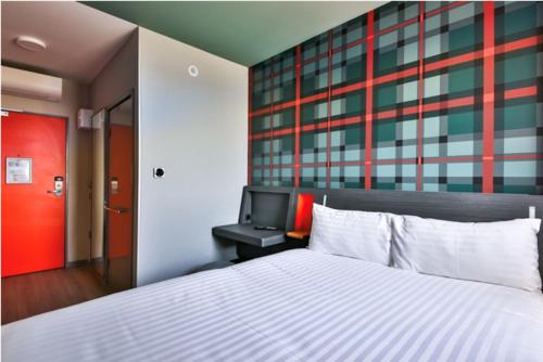 Imagen de la habitación del Easyhotel Paris Nord Aubervilliers. Foto 5