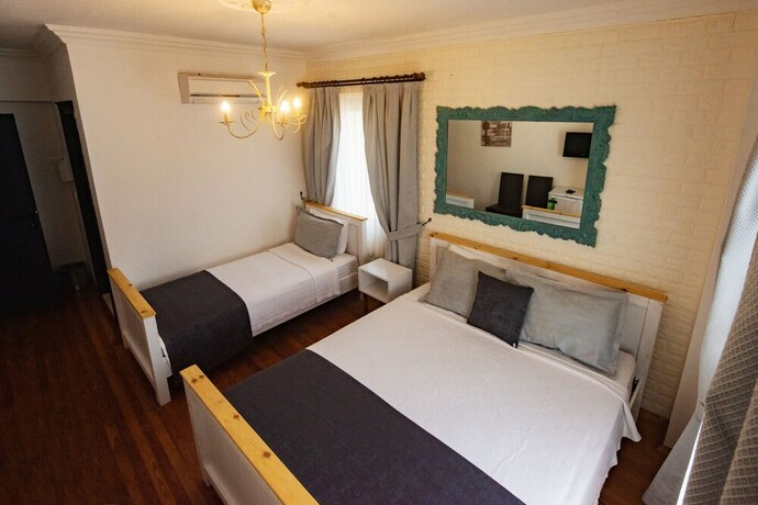 Imagen de la habitación del Ebruli Hotel. Foto 34