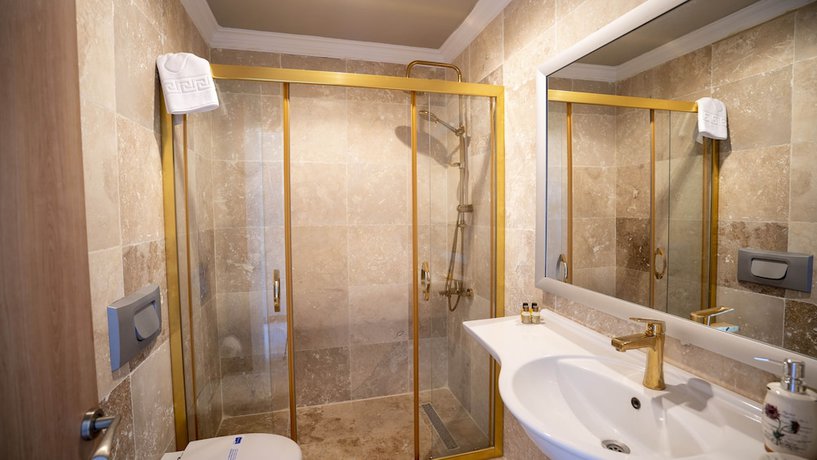 Imagen de la habitación del Ebruli Otel Cunda. Foto 13
