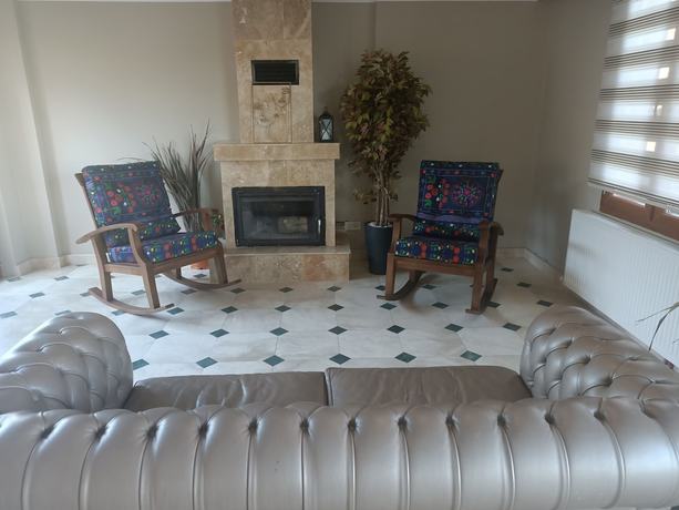 Imagen de los interiores del Ebruli Otel Cunda. Foto 19