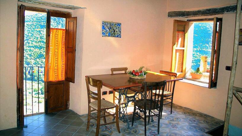 Imagen de la habitación del EcoBelmonte Albergo Diffuso. Foto 16