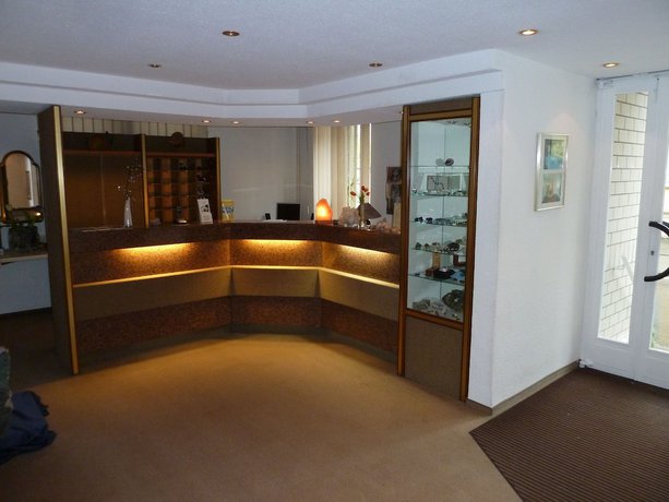 Imagen de los interiores del Edelstein-Hotel. Foto 19