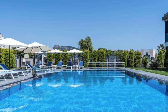 Imagen de la piscina del Edem Apartments, &Ccedil;amyuva. Foto 18
