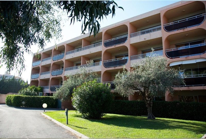 Imagen de los exteriores del Eden Azur. Foto 12