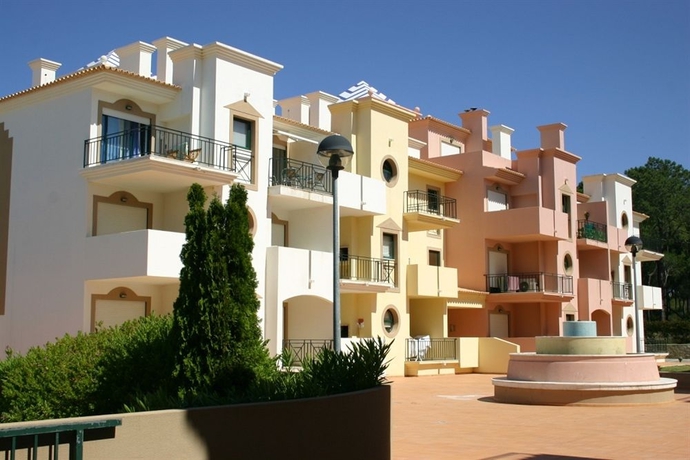 Imagen de los exteriores del Eden Village. Foto 10