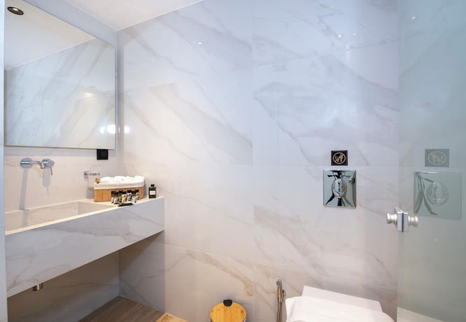 Imagen de la habitación del EdgeWater Beach Hotel. Foto 9