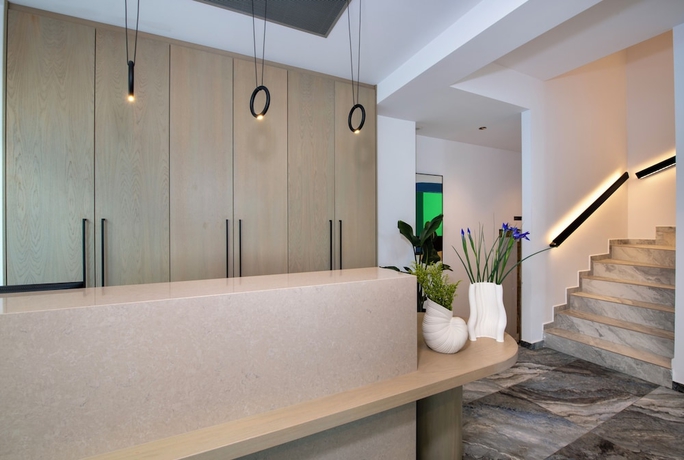 Imagen de los interiores del EdgeWater Beach Hotel. Foto 15