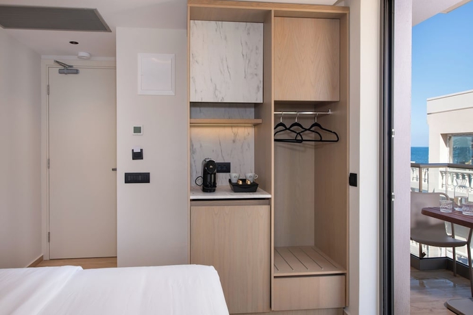 Imagen de la habitación del EdgeWater Beach Hotel. Foto 13
