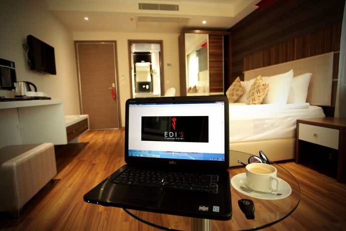Imagen de la habitación del Edis Premier Hotel. Foto 4