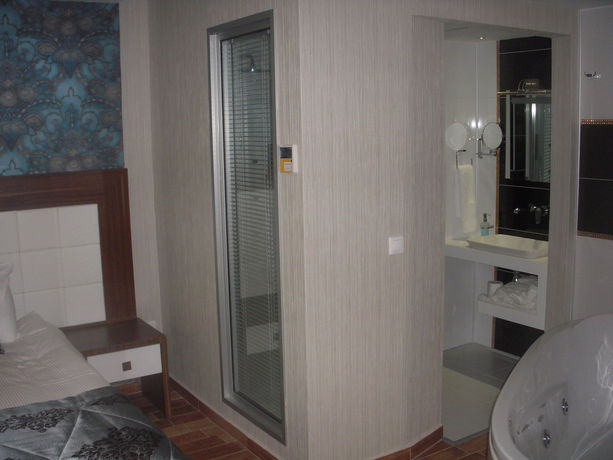 Imagen de la habitación del Edis Premier Hotel. Foto 5
