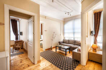 Imagen general del Educa Suites Balat. Foto 5