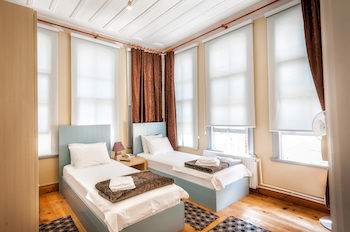 Imagen general del Educa Suites Balat. Foto 12