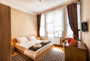 Imagen general del Educa Suites Balat. Foto 15