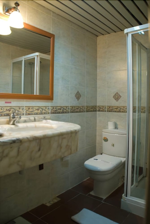 Imagen de la habitación del Efe Hotel Edirne. Foto 13