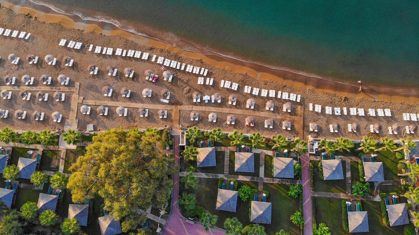 Imagen de los exteriores del Eftalia Marin Resort Hotel. Foto 12
