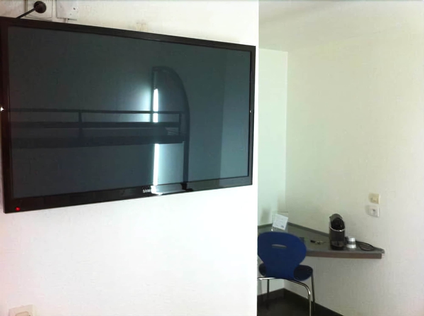 Imagen de la habitación del Egg Hotel Sevran. Foto 11