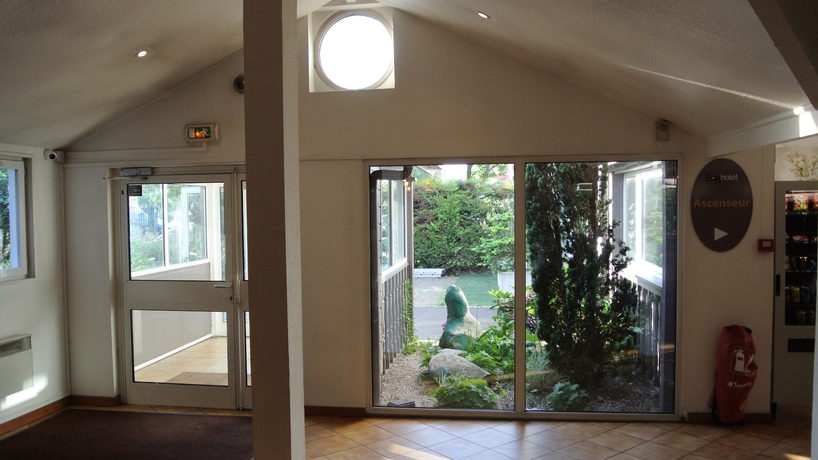 Imagen de los interiores del Egg Hotel Sevran. Foto 17