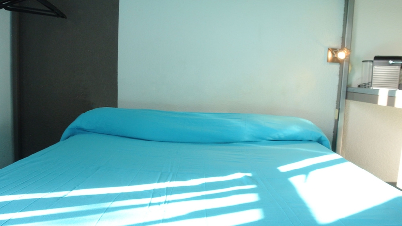 Imagen de la habitación del Egg Hotel Sevran. Foto 13