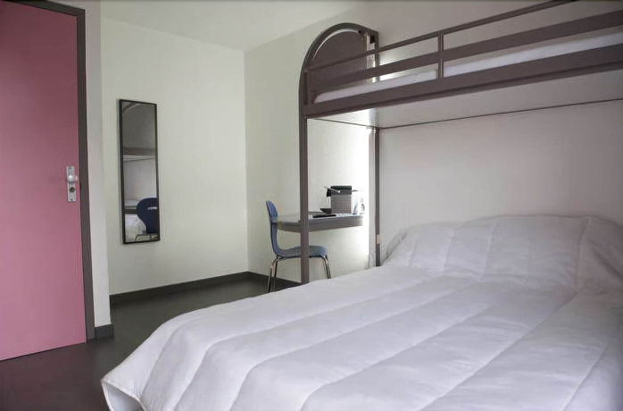 Imagen de la habitación del Egg Hotel Sevran. Foto 14