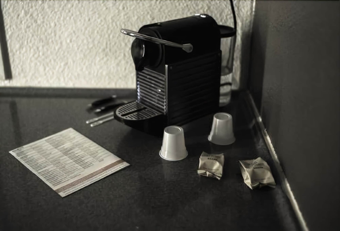 Imagen de la habitación del Egg Hotel Sevran. Foto 16