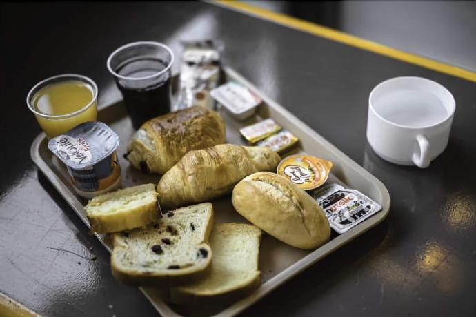 Imagen del bar/restaurante del Egg Hotel Sevran. Foto 7