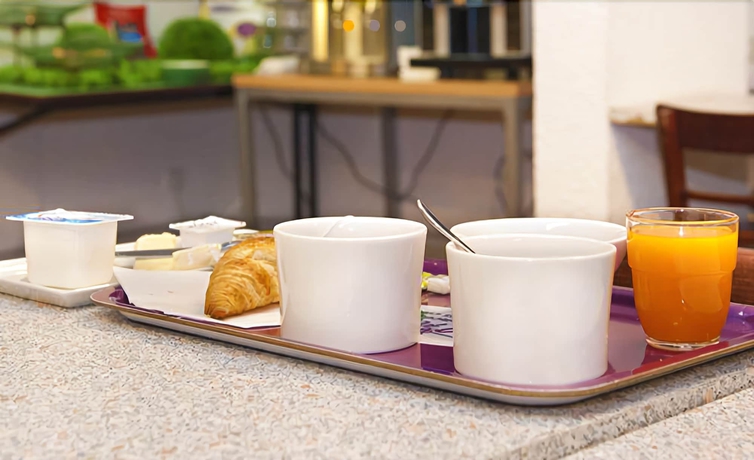 Imagen del bar/restaurante del Egg Hotel Sevran. Foto 9