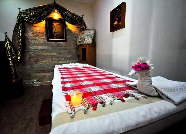 Imagen de la piscina del Ekincik Beach Hotel. Foto 17