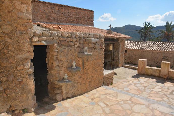 Imagen de los exteriores del El Castillo De Sa Duaia De Dalt. Foto 8