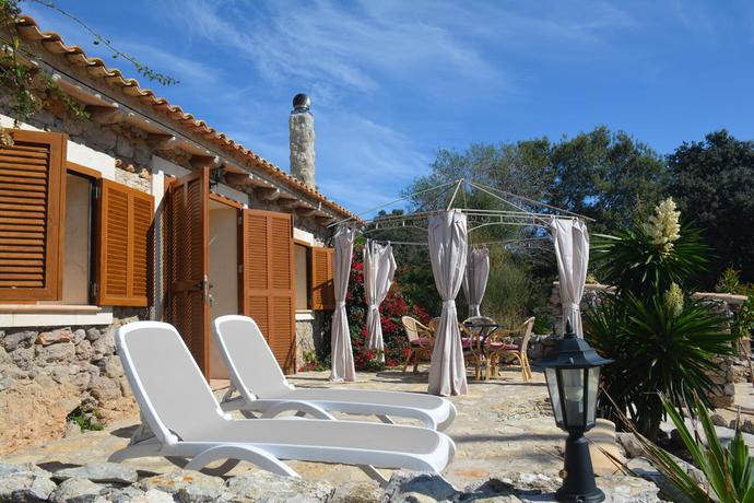 Imagen de los exteriores del El Castillo De Sa Duaia De Dalt. Foto 10