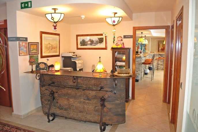 Imagen de los interiores del El Corzo Mountain. Foto 17