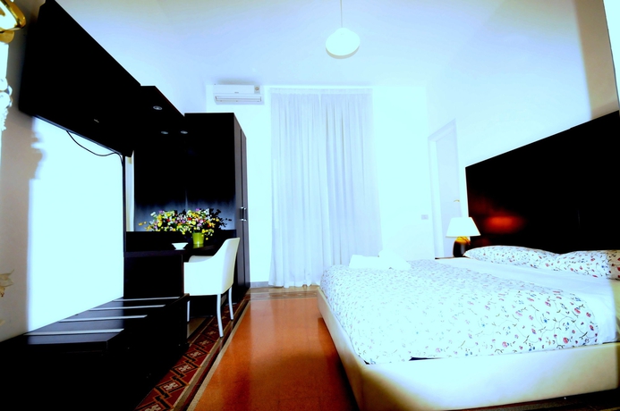 Imagen de la habitación del El Dorado Colosseum. Foto 5