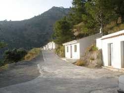 Imagen de los exteriores del El Poblado del Amanecer. Foto 3