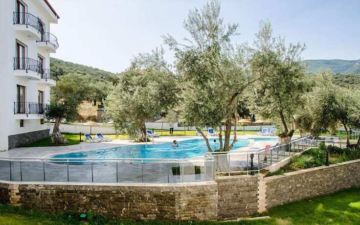 Imagen de la piscina del Elaia Thermal and Spa Hotel. Foto 20