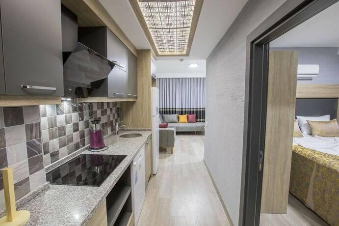 Imagen de la habitación del Elanis Suites. Foto 17