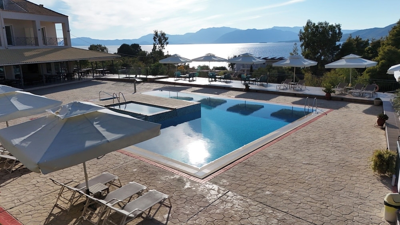 Imagen de la piscina del Elektra Hotel. Foto 16