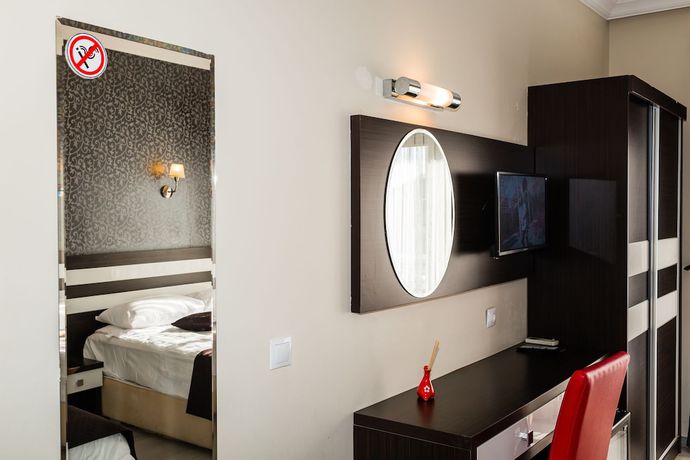 Imagen de la habitación del Eleven Hotel. Foto 11