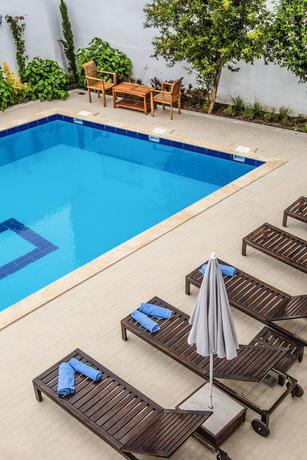 Imagen de la piscina del Eliada. Foto 13