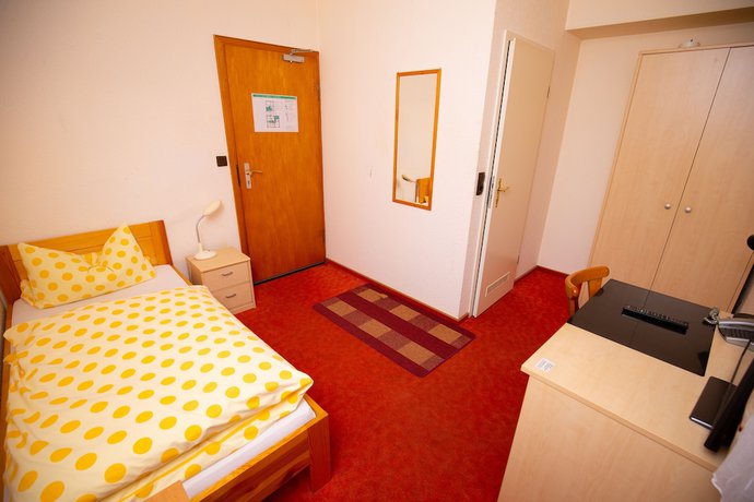 Imagen de la habitación del Elim Hotel. Foto 13