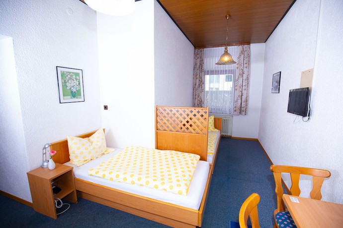 Imagen de la habitación del Elim Hotel. Foto 15