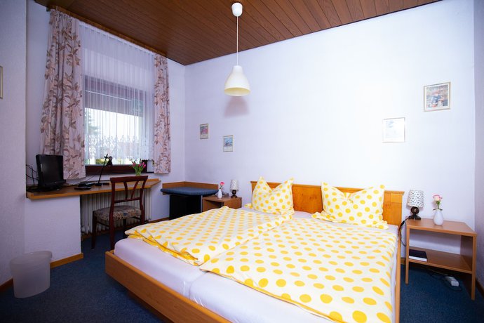 Imagen de la habitación del Elim Hotel. Foto 19