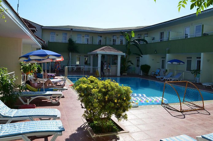 Imagen de la piscina del Elis Beach Hotel. Foto 14