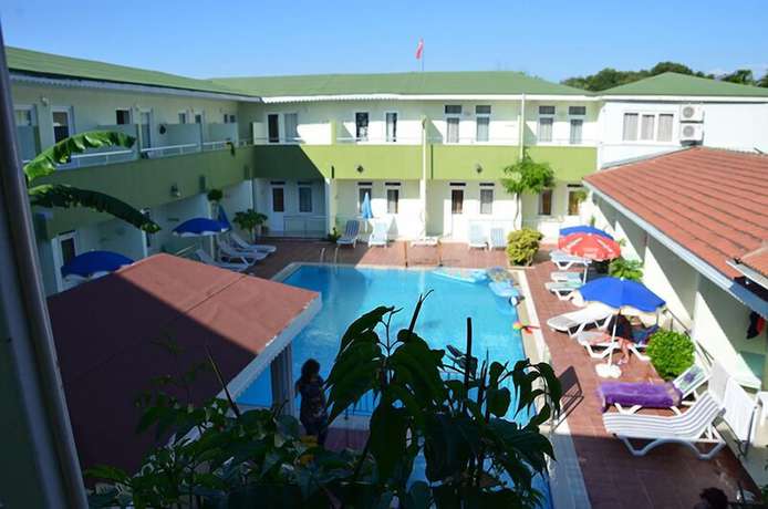 Imagen de la piscina del Elis Beach Hotel. Foto 15
