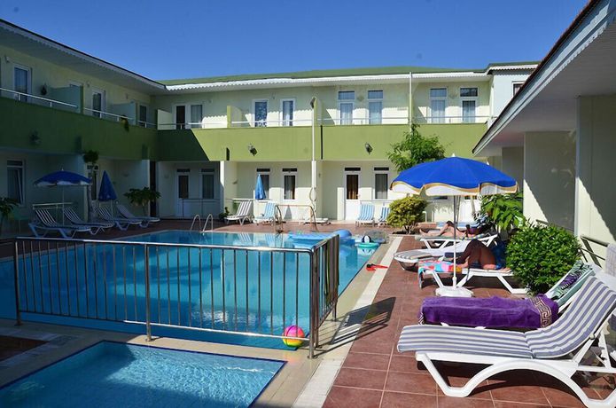Imagen de la piscina del Elis Beach Hotel. Foto 18