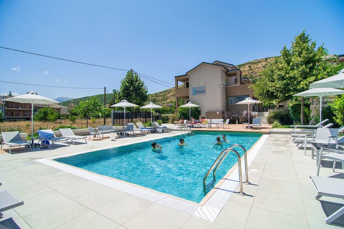 Imagen de la piscina del Ellopia Point Hotel. Foto 17