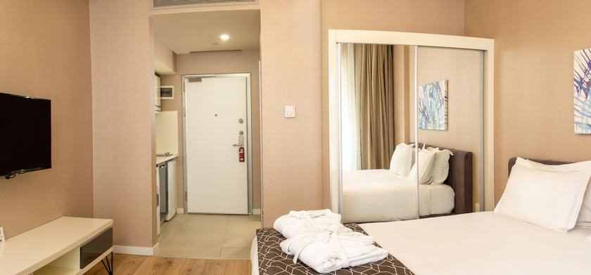 Imagen de la habitación del Elm Suite Hotel. Foto 4